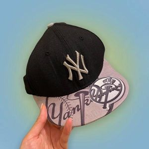 black and grey new york yankees hat